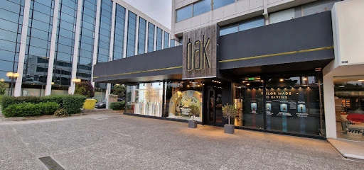 oak cava xalandri store outside